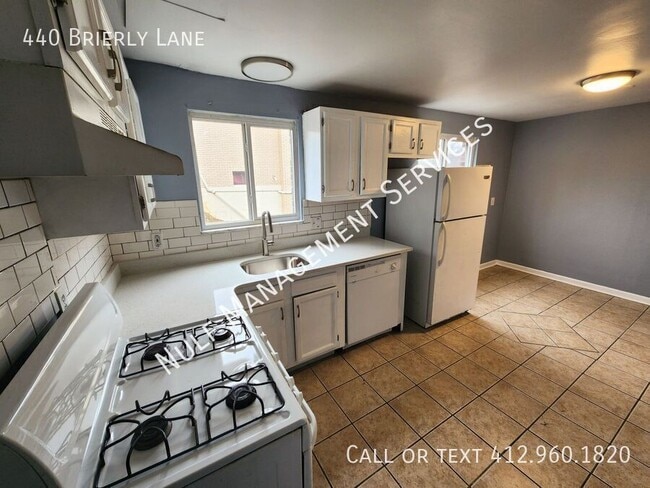 Building Photo - 440 Brierly Ln