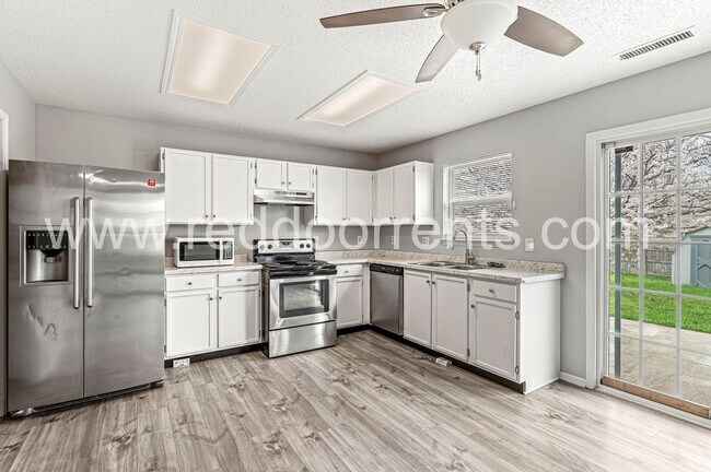 Foto del edificio - Charming 3-Bedroom Home in Franklin Gardens