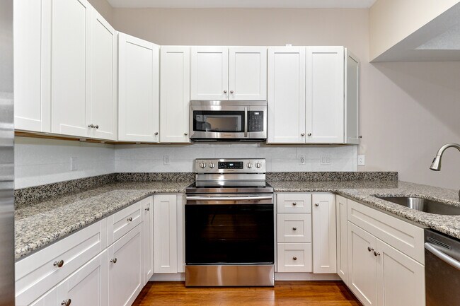 Foto del edificio - 4201 Claremont Ct