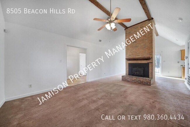 Foto del edificio - 8505 Beacon Hills Rd