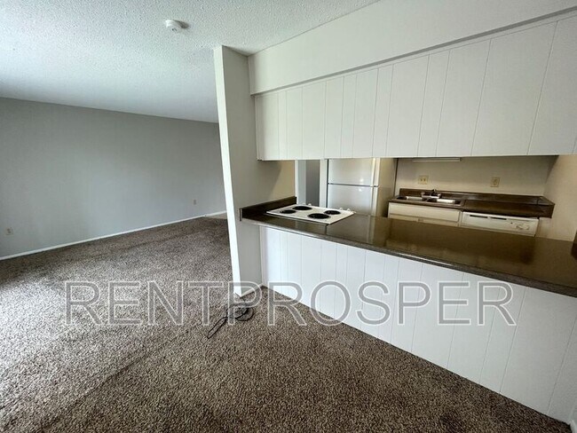 Foto del edificio - 5317 Curry Ford Rd