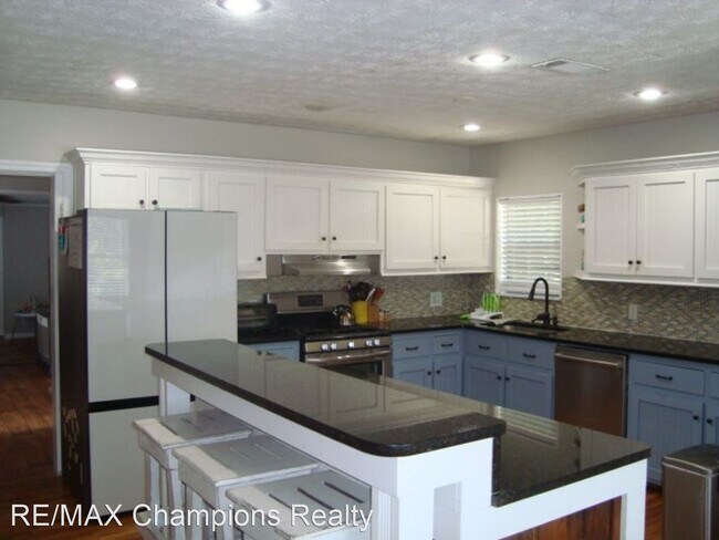 Building Photo - 4 br, 2.5 bath House - 3801 Austin Drive