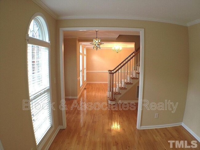 Building Photo - 202 Sterling Ridge Way