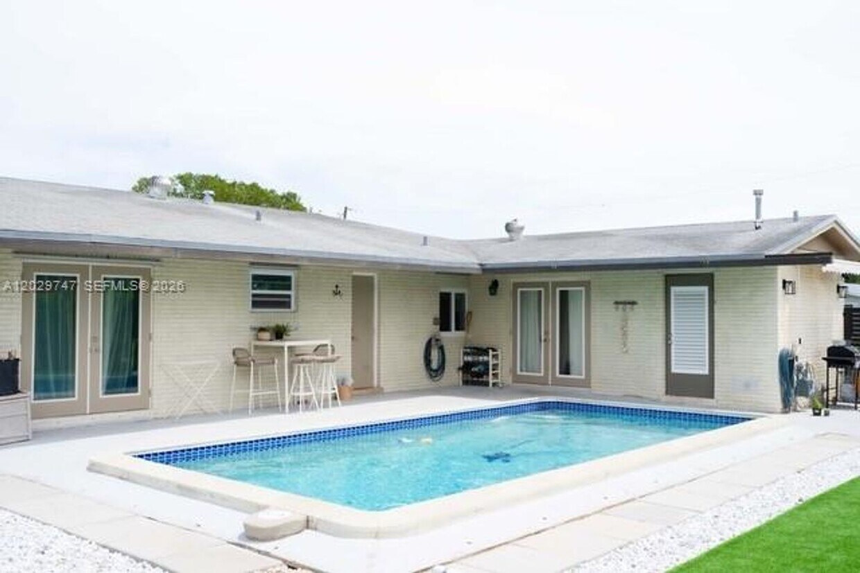 Photo - 9827 SW 194th Street 9827, Cutler Bay, FL 33157 - 7869