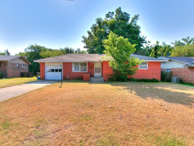 Building Photo - 3 Bedroom Home in Quiet Neighborhood