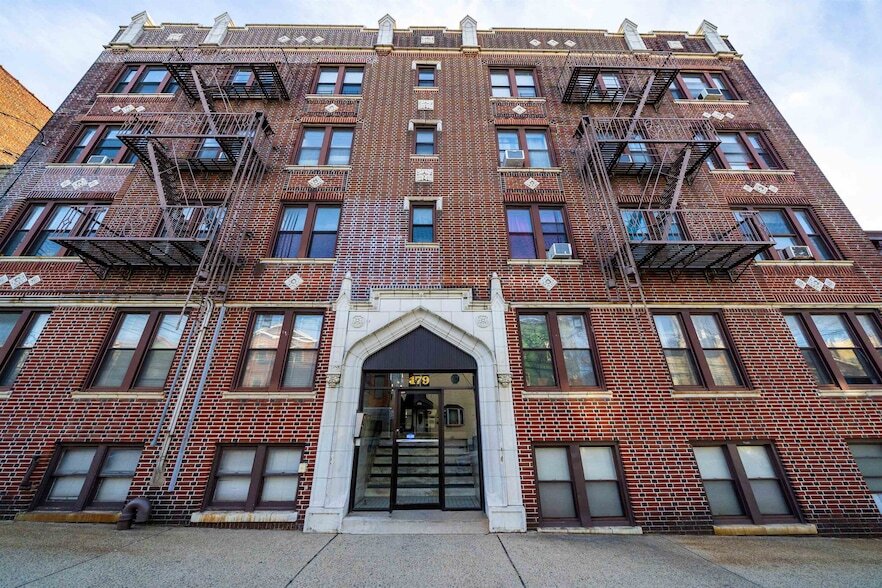 Photo - 179 Manhattan Ave
