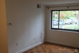 Building Photo - 3829 Davis Pl NW