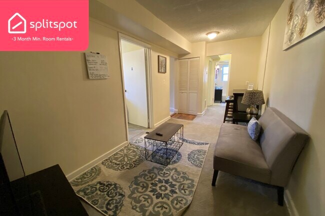 Building Photo - Private room in 2 bedroom Washington Apart...
