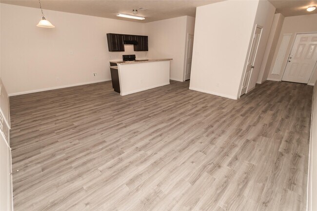 Foto del edificio - 6247 Brenwood Cir