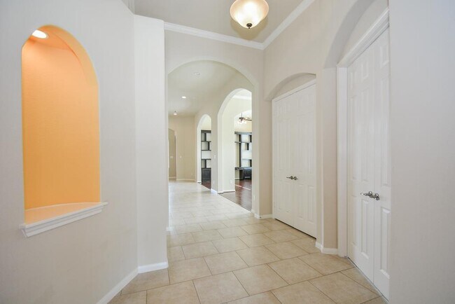 Foto del edificio - 6411 Edinburgh Ct