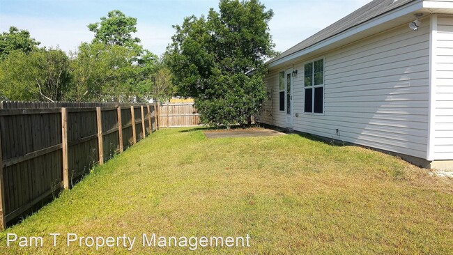 Building Photo - 3 br, 2 bath House - 15 Escapade Lane