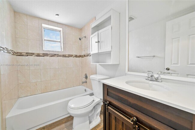 Building Photo - 8650 SW 109th Ave