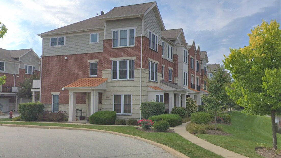 2229 S Crambourne Way, Arlington Heights, IL 60005 Townhome Rentals