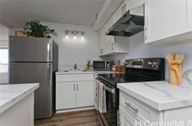 Photo - 37th Floor 2 Bed/ 2 Bath/ 1 Assigned parking Condo with views, A/C, Pool, & W/D in unit!