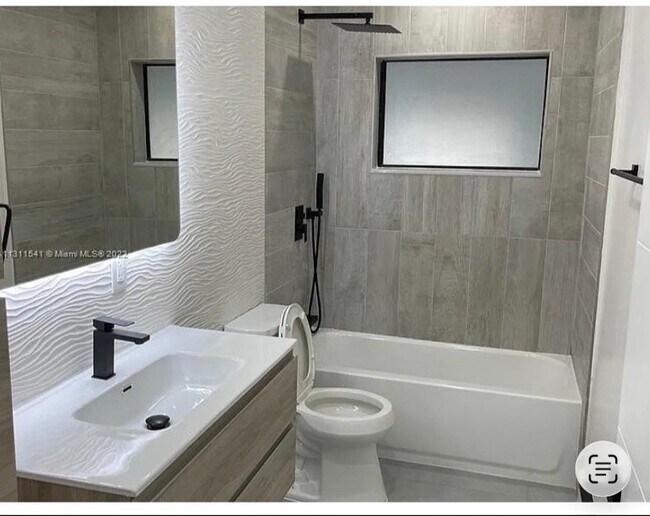 Foto del edificio - 6447 NW 22nd St