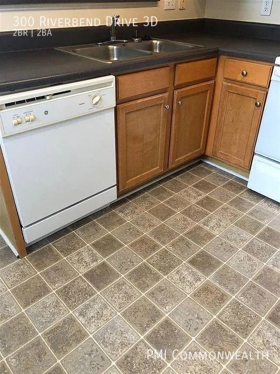Building Photo - [Leasing Only] 2 Bed / 2 Bath Condo (Avail...