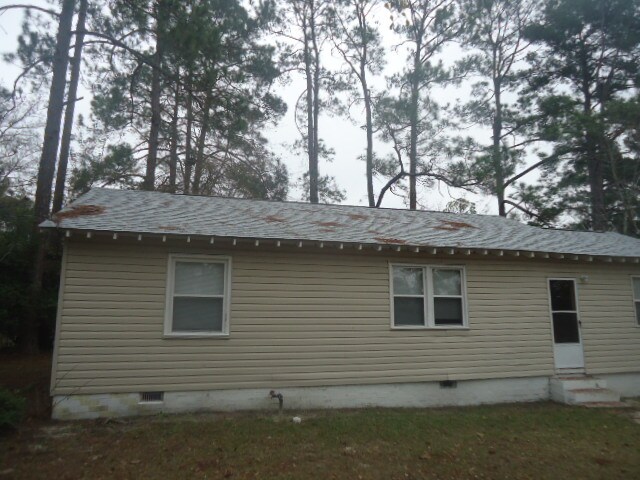 Building Photo - 105 Dreamland St
