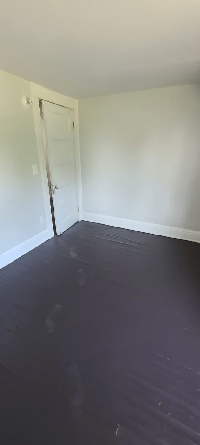 Building Photo - Spacious 4-Bedroom Home in Prime Flint Location