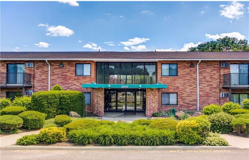 23855 David Dr Unit 206, North Olmsted, OH 44070 Condo for Rent in