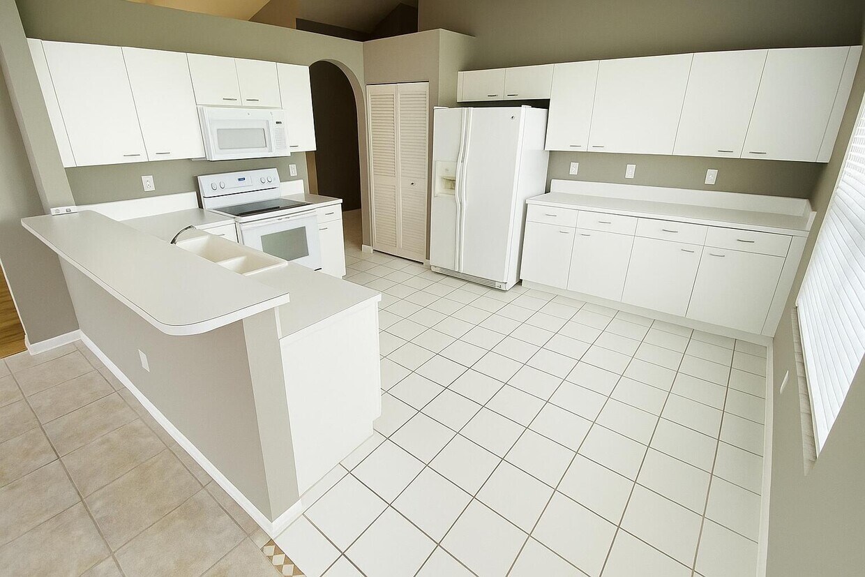 Primary Photo - 7082 Davit Cir