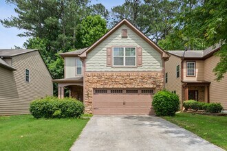 Building Photo - 924 Silver Lake Dr