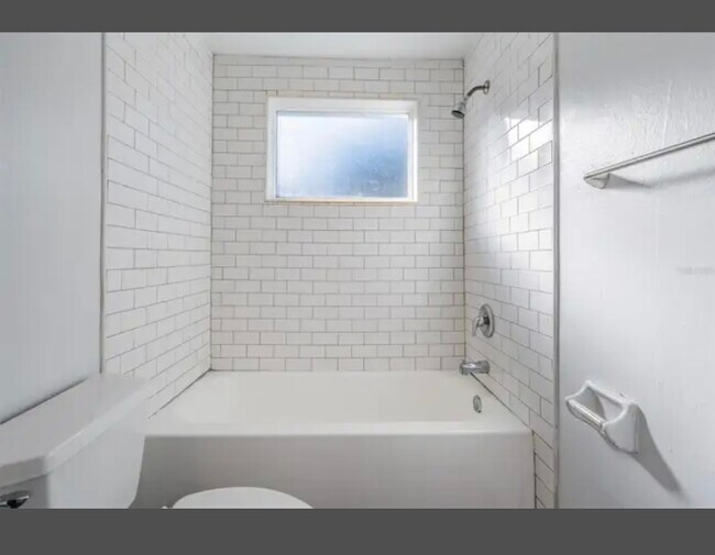 Foto del edificio - 1707 E Idell St