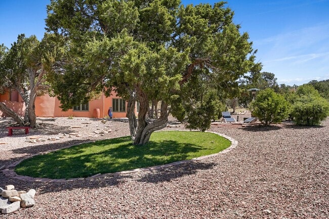 Building Photo - 28 Canon Escondido