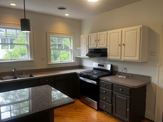 Kitchen - 172 N Galt Ave