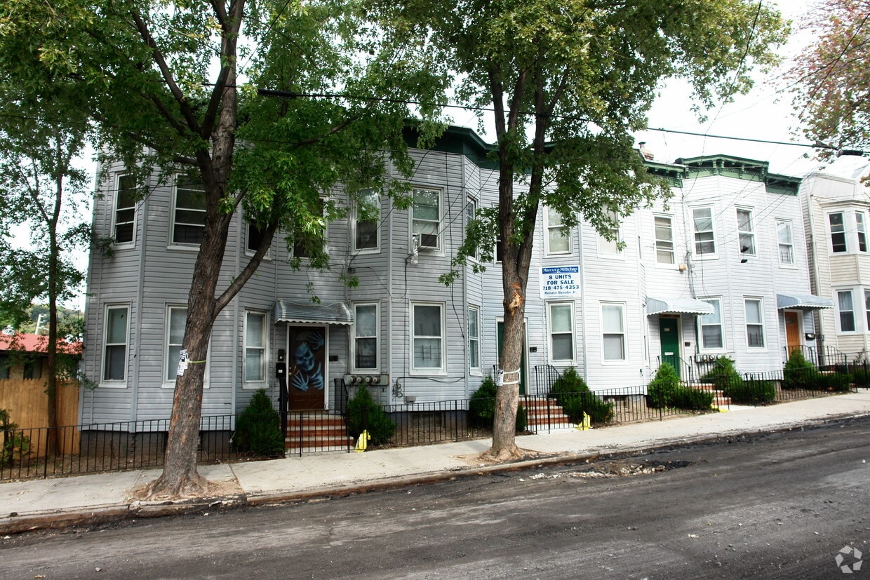 Building Photo - 235-241 Benziger Ave