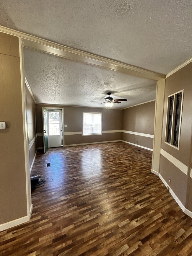 Building Photo - "Charming 3-Bed, 2-Bath Mobile Home Retrea...
