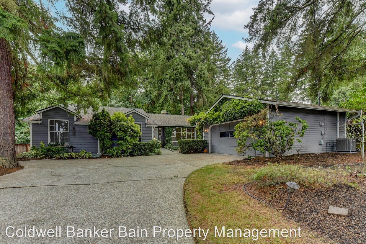 Primary Photo - 4 br, 3 bath House - 12629 N. E. 2nd Street