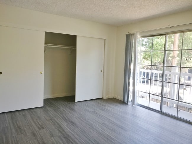 Building Photo - 8421 Cedros Ave