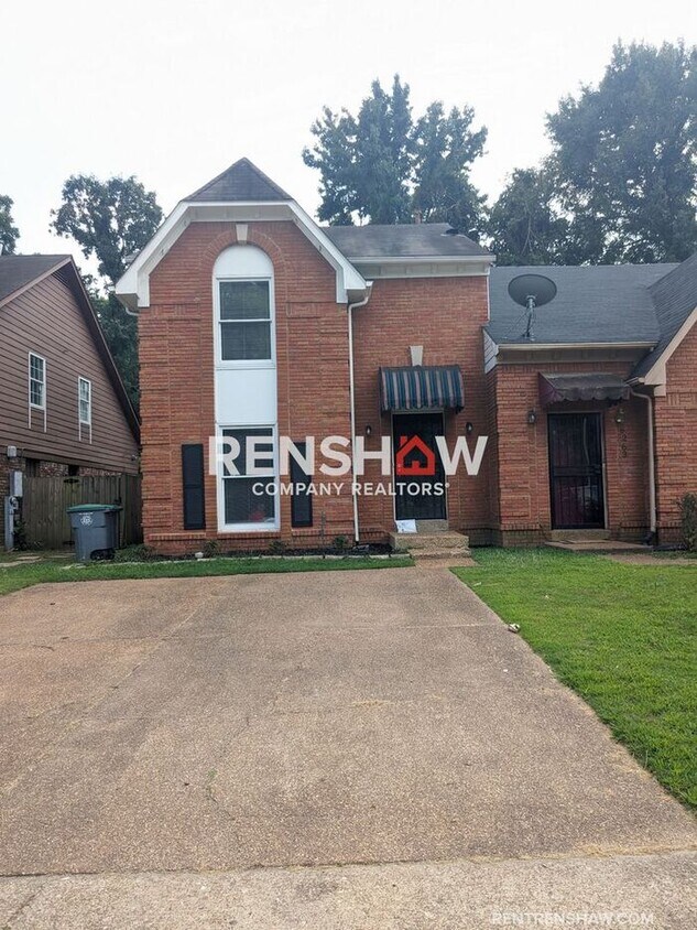 Primary Photo - Hickory Ridge - 2 Bed / 2.5 Bath - Duplex ...