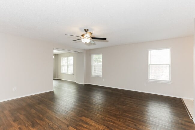 Building Photo - 249 Heritage Dr