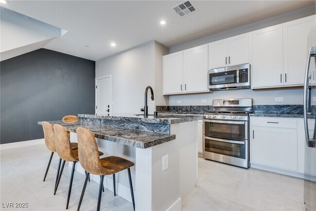 Foto del edificio - 9812 Kings Glen St