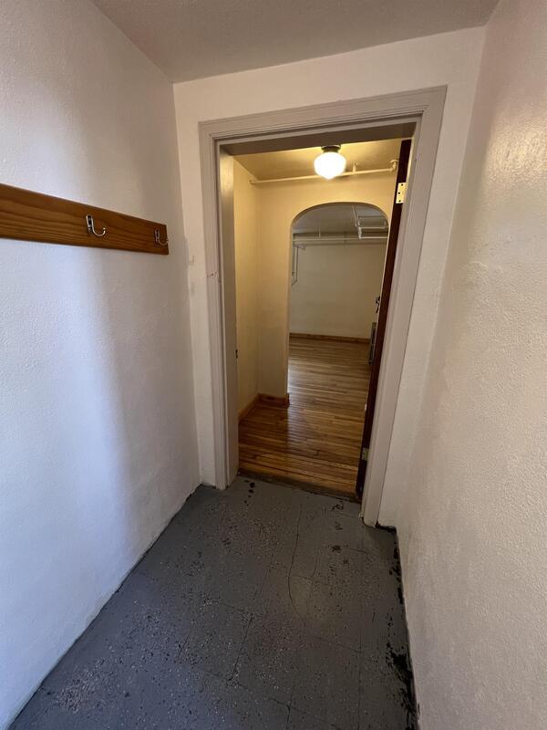 Building Photo - 609 East 22nd Street