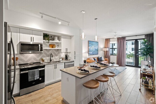 Stunning City High Ceiling Apartments With Community Garden image