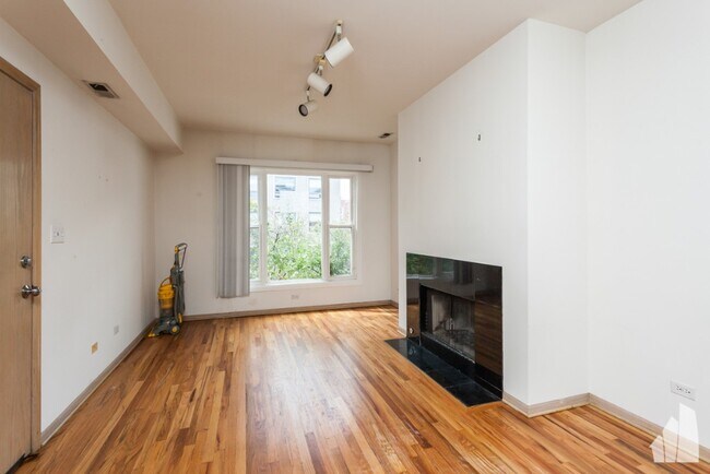 Foto del edificio - 1528 W Chestnut St