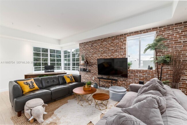 Foto del edificio - 820 Euclid Ave