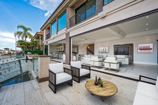 Building Photo - 45 Linda Isle