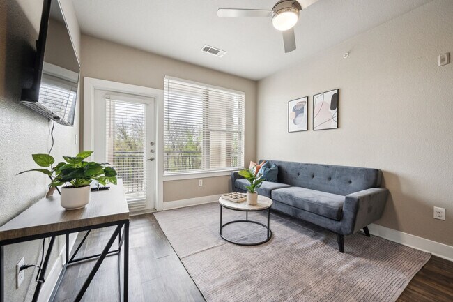 Foto del edificio - 3090 Outlet Pkwy