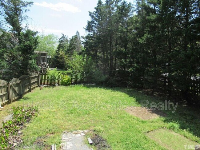 Foto del edificio - 324 Springside Dr