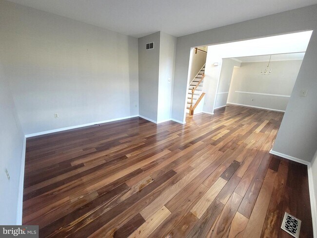 Building Photo - 155 Addison Ln