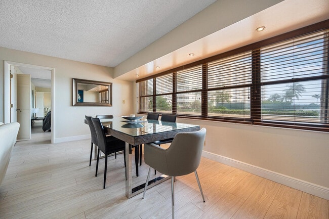 Foto del edificio - 5100 N Ocean Blvd