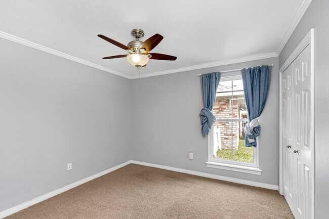 Foto del edificio - 3 Bedroom House located of Perkins Near Highland Rd. | Fenced Yard