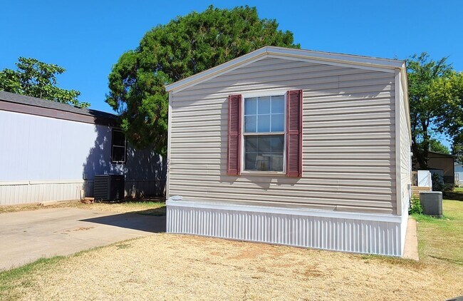 Foto del edificio - AMAZING 3/2 MOBILE HOME FOR LEASE IN COMMA...