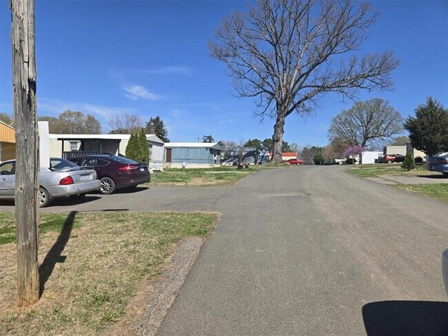 Foto del edificio - 918 Cline Park Dr