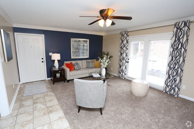 2HAB, 1BA - 1,000 ft² - Sala de estar - Flats at Hurstbourne