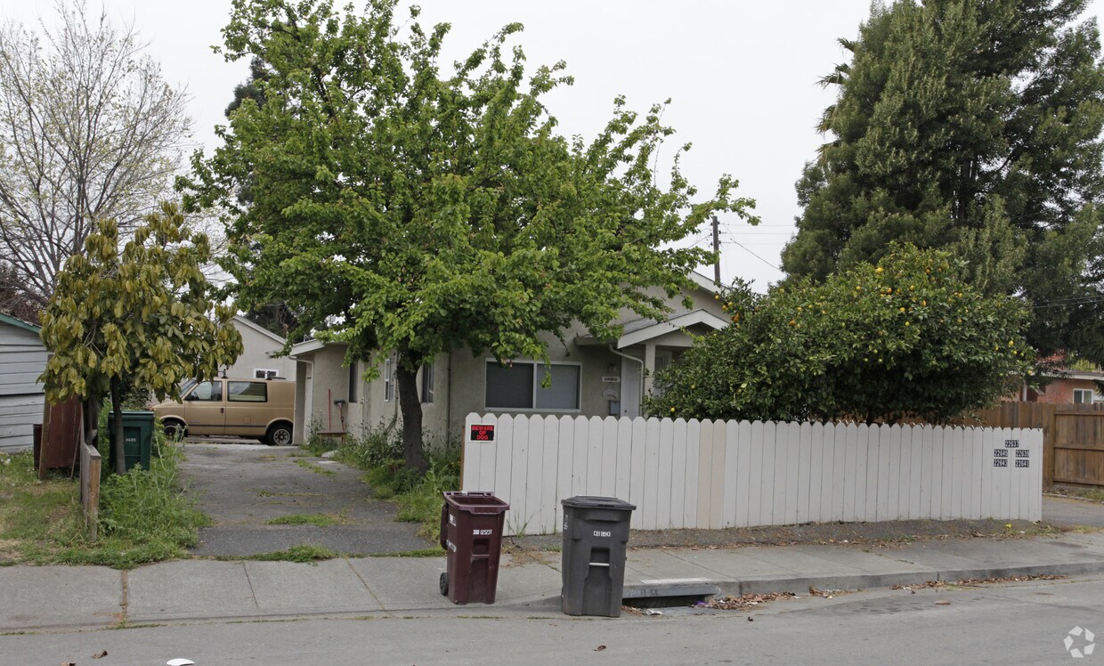 Building Photo - 22637-22645 Happyland Ave