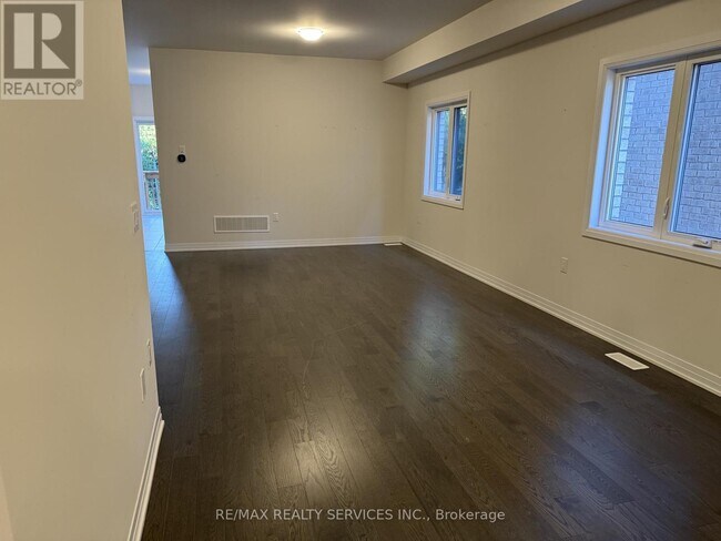 Photo du bâtiment - 145 Dingman St